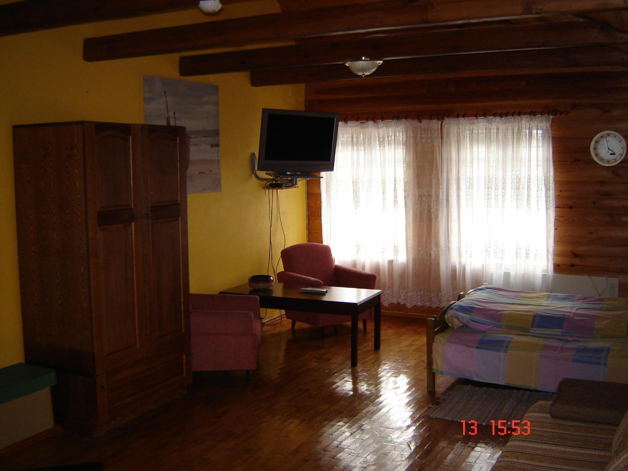 Hotel Viesu Nams Mezu 13 à Ventspils Extérieur photo
