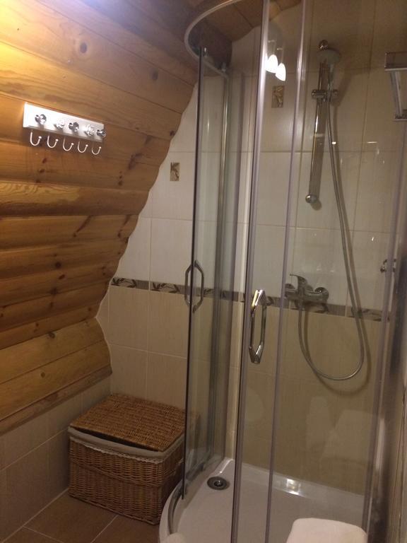 Hotel Viesu Nams Mezu 13 à Ventspils Extérieur photo